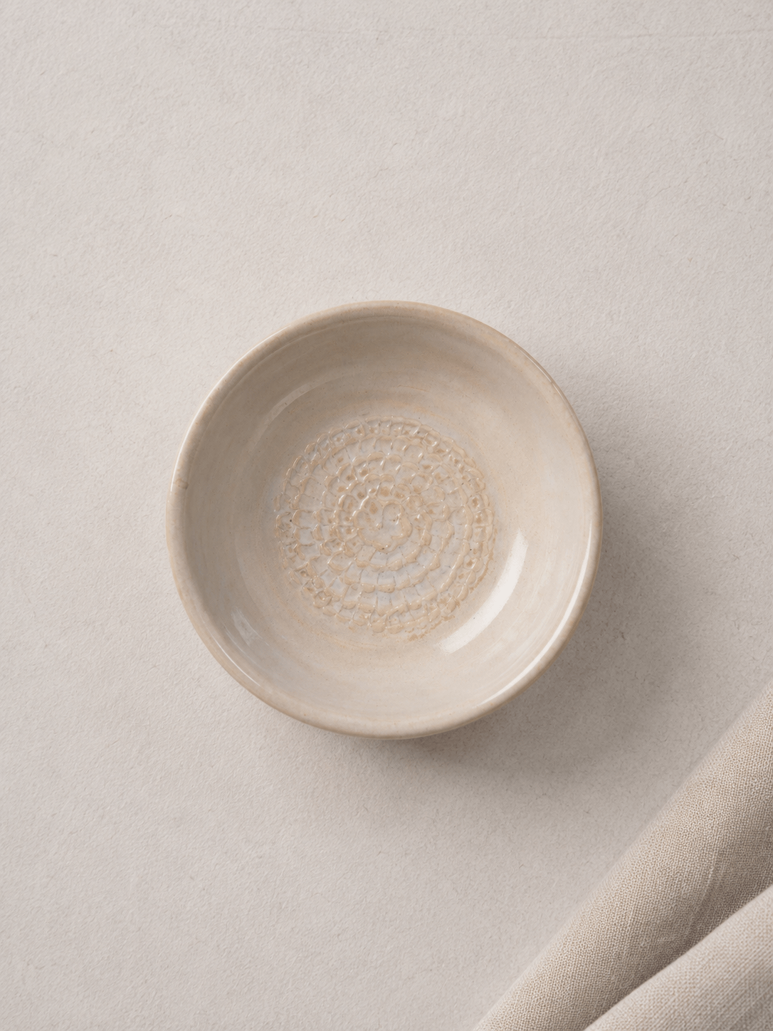 Ivory Bloom Garlic Grater